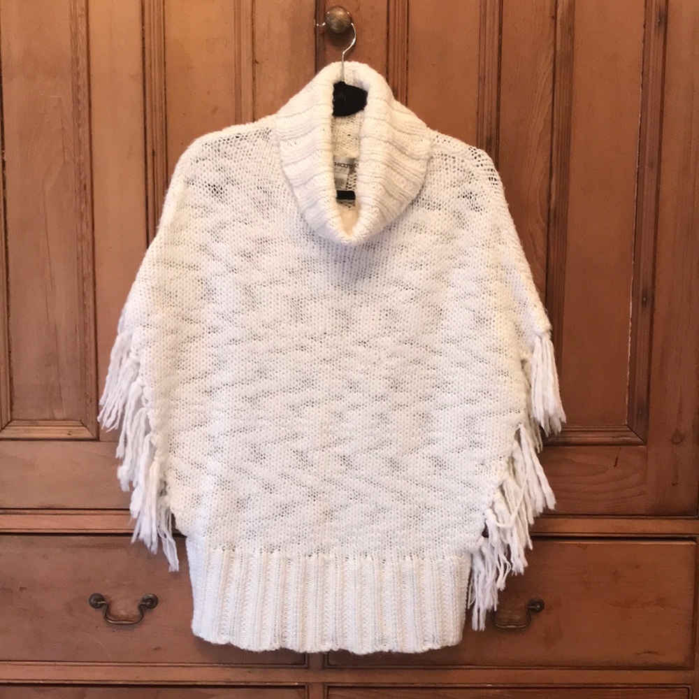 Oversized Turtle Neck with Fringe